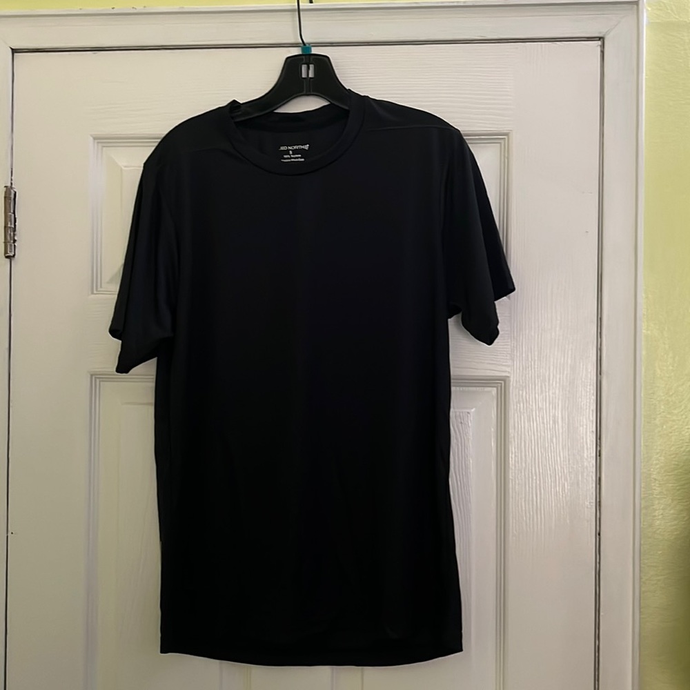 MEN’s JEDNORTH Tee in size SMALL